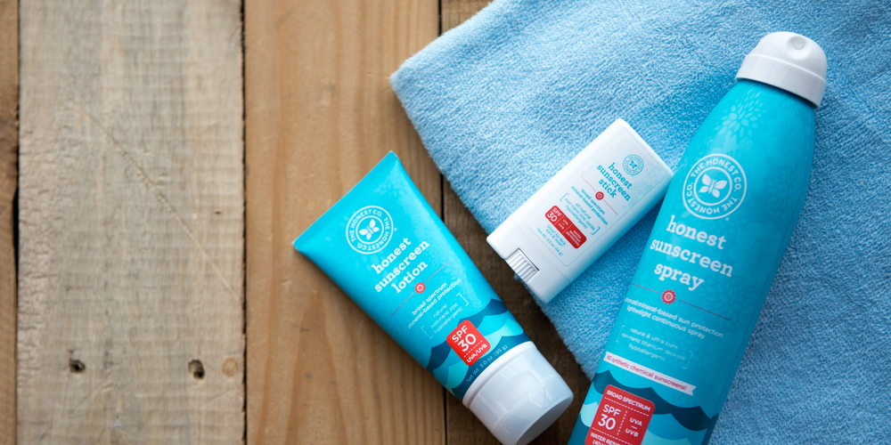 1.上海包裝設計公司國外包裝設計欣賞——Honest 防曬霜化妝品包裝設計