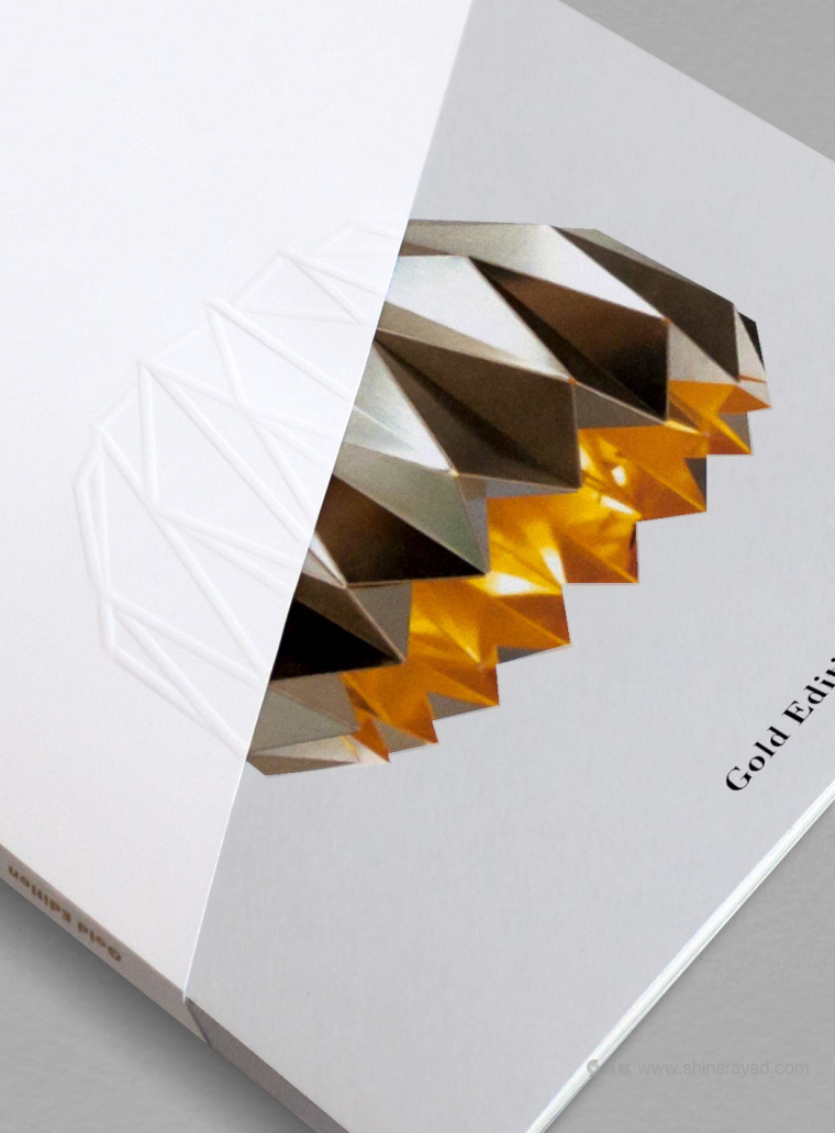上海畫冊設計公司分享：MQ時尚設計雜志印金工藝畫冊設計欣賞2