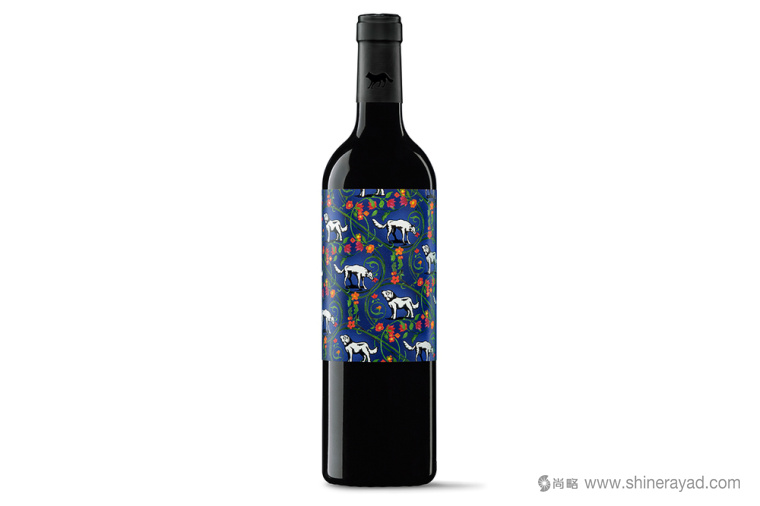狼和狗動物圖騰系列 Manada 葡萄酒包裝設計-尚略上海包裝設計公司欣賞4