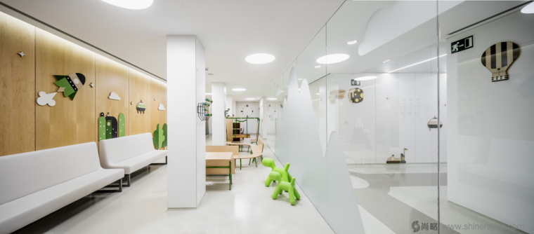 西班牙兒童腫瘤醫院Atencions內部空間品牌形象設計-上海品牌形象設計公司5