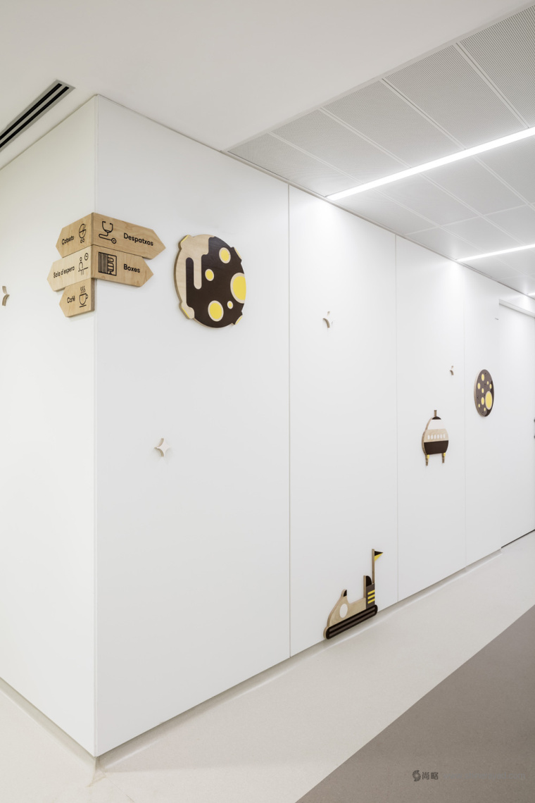 西班牙兒童腫瘤醫院Atencions內部空間環境品牌形象設計與導視設計14