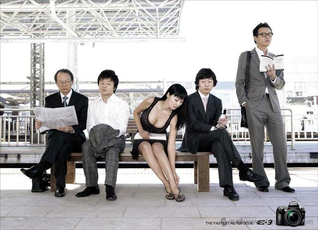 上海廣告設(shè)計公司欣賞那些性感曖昧有色情嫌疑的平面創(chuàng)意廣告-相機廣告