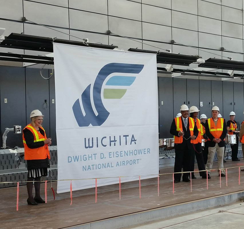 上海標志設計公司尚略廣告分享Wichita 航空國家機場logo設計4