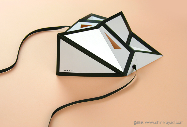 moon fox 月亮狐貍女性內衣品牌VI形象設計-購物袋設計11