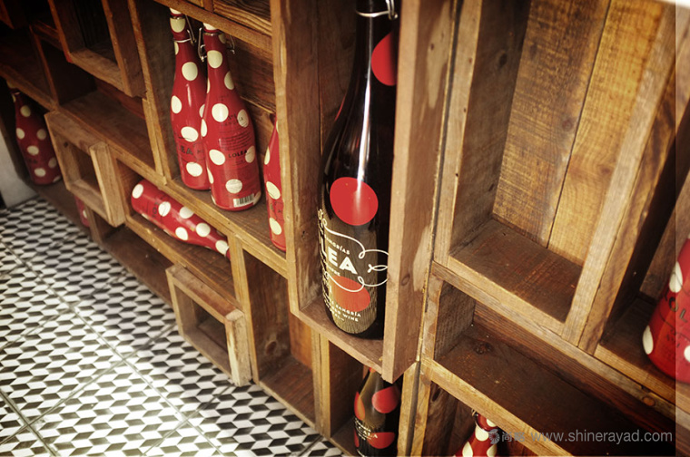 Lolea 氣泡酒品牌形象設計與包裝設計-餐廳展示效果3