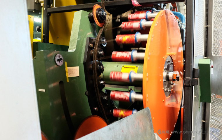 可口可樂2017年越南農歷新年節日限量版“燕子插畫篇”包裝設計-上海包裝設計公司