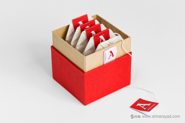 Adelie & the Stone 購物中心節日品牌形象設計與插畫禮品包裝設計