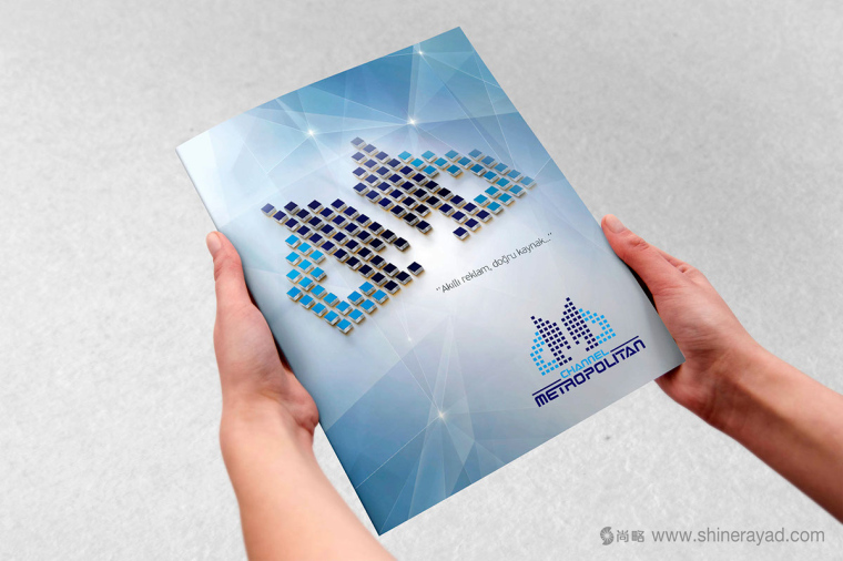 上海畫冊設計公司Metropolitan戶外移動廣告媒體企業宣傳畫冊設計欣賞1