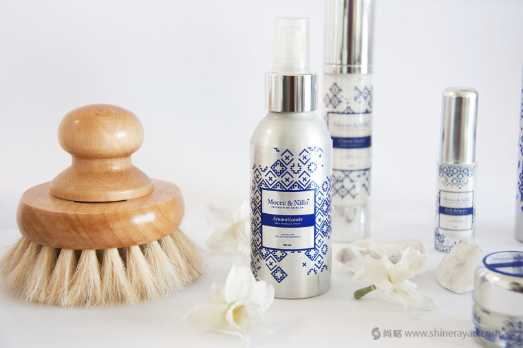 青花瓷風(fēng)格 Mocce & Nilla 化妝品護(hù)膚品包裝設(shè)計(jì)-上海包裝設(shè)計(jì)公司設(shè)計(jì)欣賞7