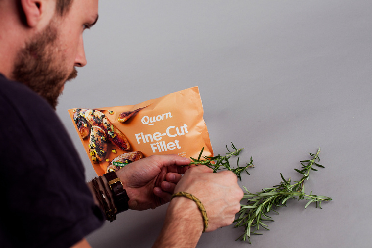 上海食品包裝設(shè)計(jì)公司設(shè)計(jì)欣賞：Quorn 素食火腿香腸肉類包裝設(shè)計(jì)2