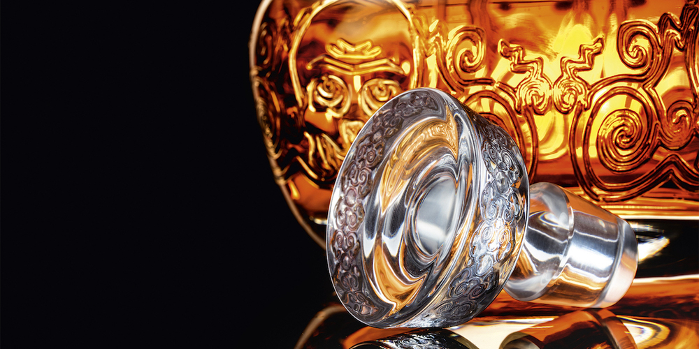 國外酒瓶包裝與造型設計案例欣賞：PROPHECY不丹國王紀念版包裝設計瓶型設計1