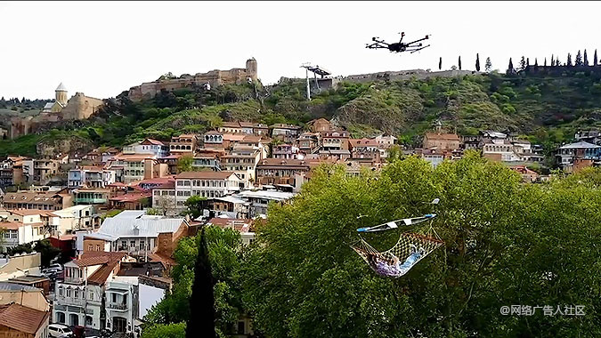 戶外營銷推廣活動——格魯吉亞啤酒惡搞營銷“無人機高空吊床”篇