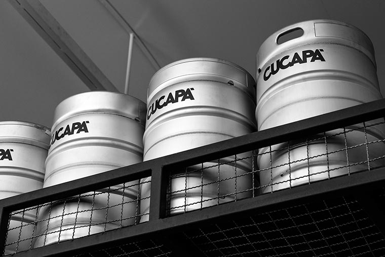 濃濃的藍(lán)領(lǐng)工人風(fēng)格，Cucapá啤酒品牌包裝設(shè)計(jì)