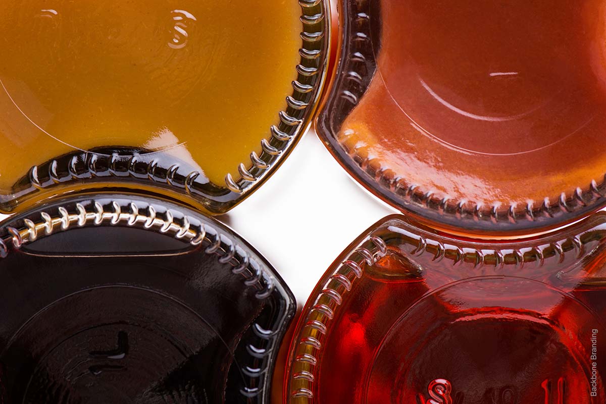 被咬了一口的Yan天然健康有機果汁飲料產品包裝設計瓶型設計