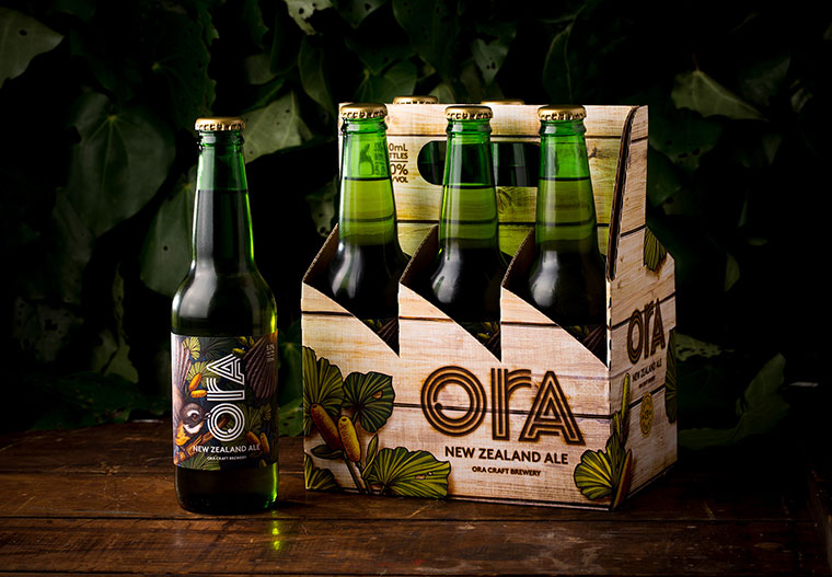 Ora毛利人啤酒品牌包裝設計，使用川崎植物的美麗插圖設計