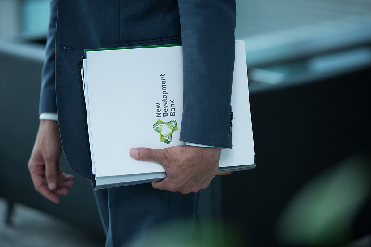 金磚國家新開發銀行標識logo設計-可持續發展的動感線條logo