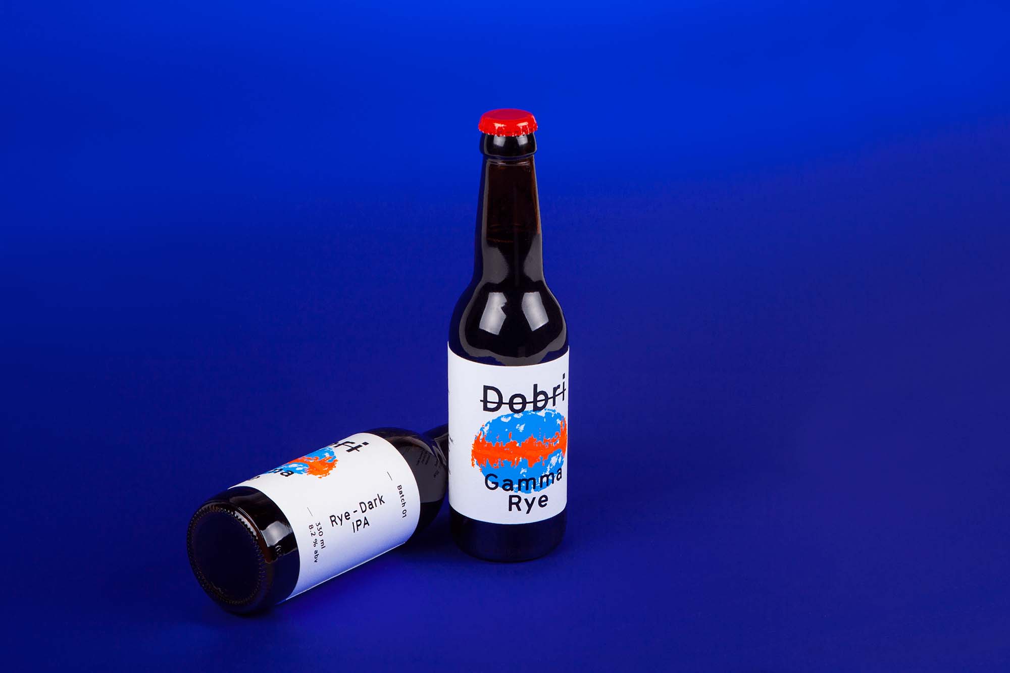 熒光涂鴉風格Dobri啤酒包裝設計