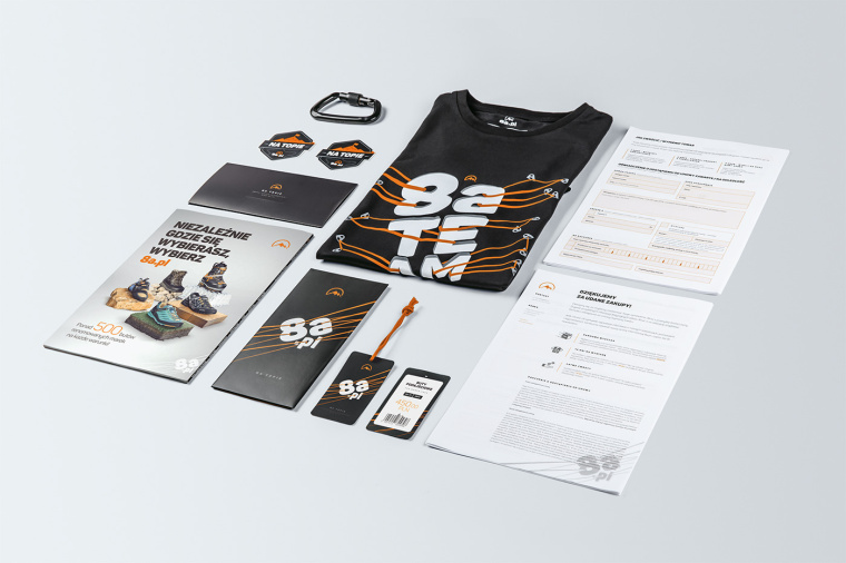 8a戶外探險服飾及裝備店鋪品牌VI形象設計-上海VI設計公司