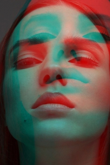 2018年最佳平面設(shè)計(jì)趨勢-終極指南-雙曝光雙色調(diào)