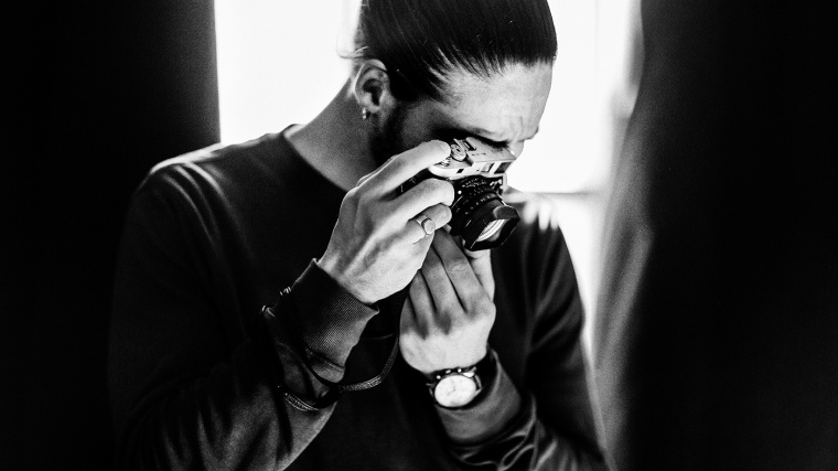 Loupedeck 圖片編輯控制網站平臺黑暗主題品牌logo設計VI形象設計