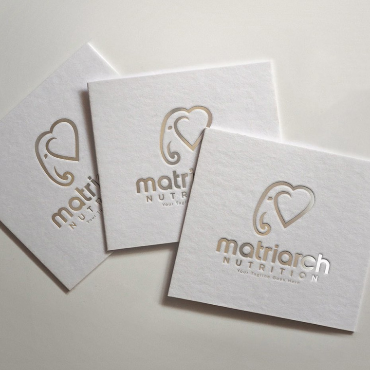 健康產業心形logo-健康logo設計趨勢-上海logo設計公司