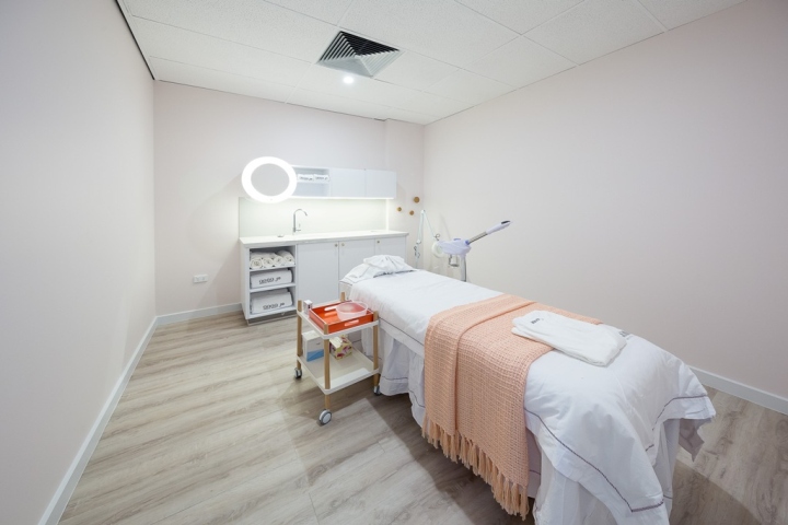 Anna Jo 醫(yī)療美容機(jī)構(gòu)店鋪空間裝修布置設(shè)計(jì)-上海尚略品牌設(shè)計(jì)公司