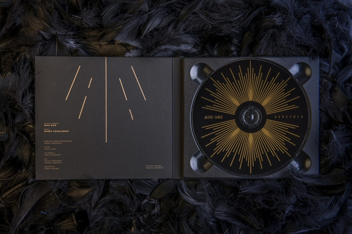 上帝小姐CD封面印金包裝設(shè)計(jì)-上海包裝設(shè)計(jì)公司欣賞