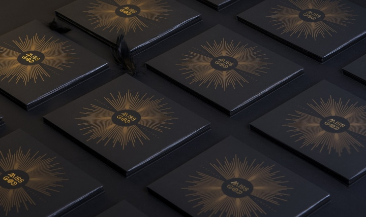 上帝小姐CD音樂專輯封面印金包裝設計-上海包裝設計公司欣賞