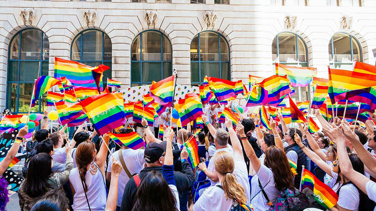 上海品牌VI設計公司分享：PayPal全球品牌推廣視覺識別設計指南-炫彩logo變體組合強烈視覺效果