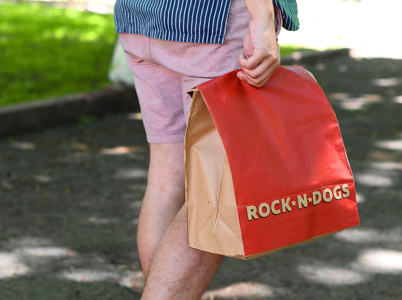 上海品牌包裝設(shè)計(jì)公司欣賞：ROCK ''''N DOG外賣(mài)快餐盒手繪插畫(huà)包裝設(shè)計(jì)