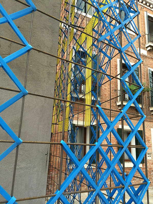 威尼斯雙年展以“嫁接”為形式的新型導(dǎo)視設(shè)計(jì)-上海品牌策劃設(shè)計(jì)公司