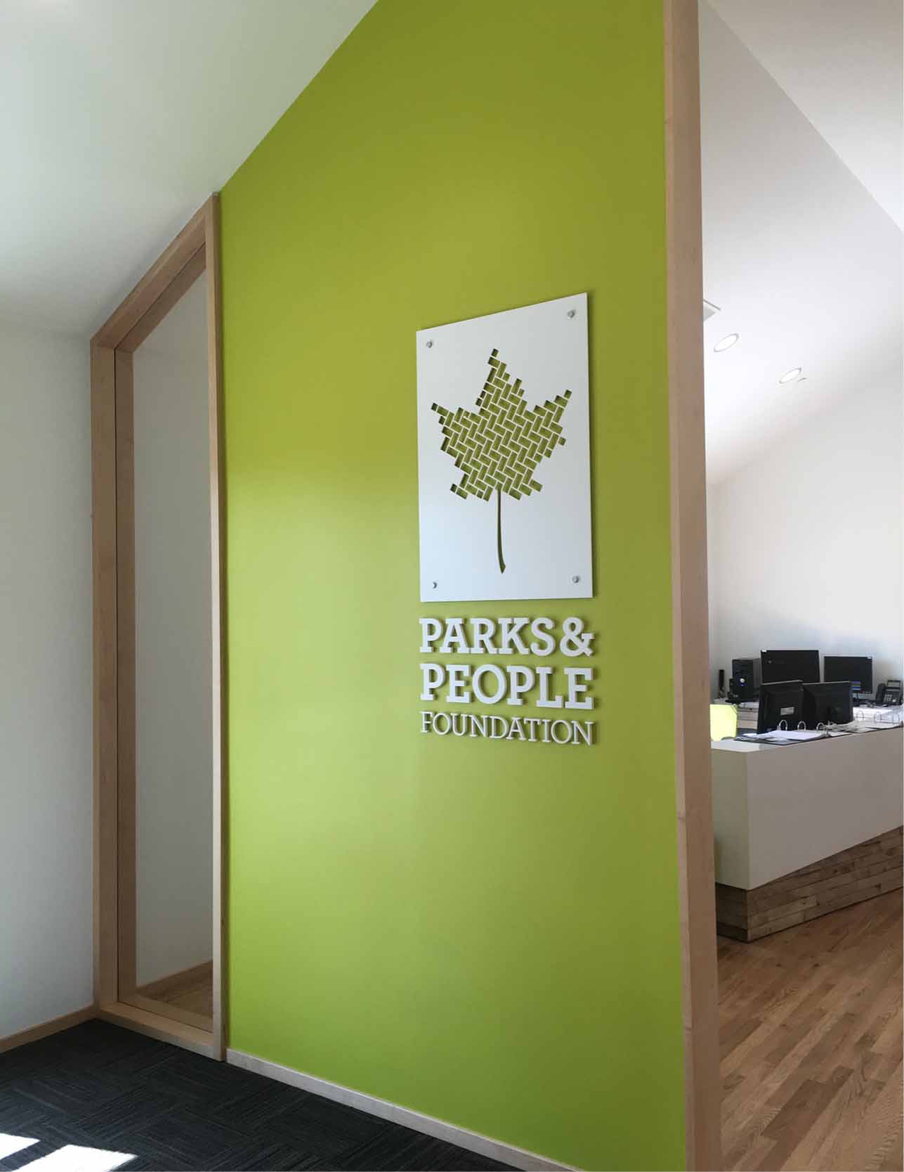 Auchentoroly 公園步行街區室外導視設計-上海環境導視設計公司