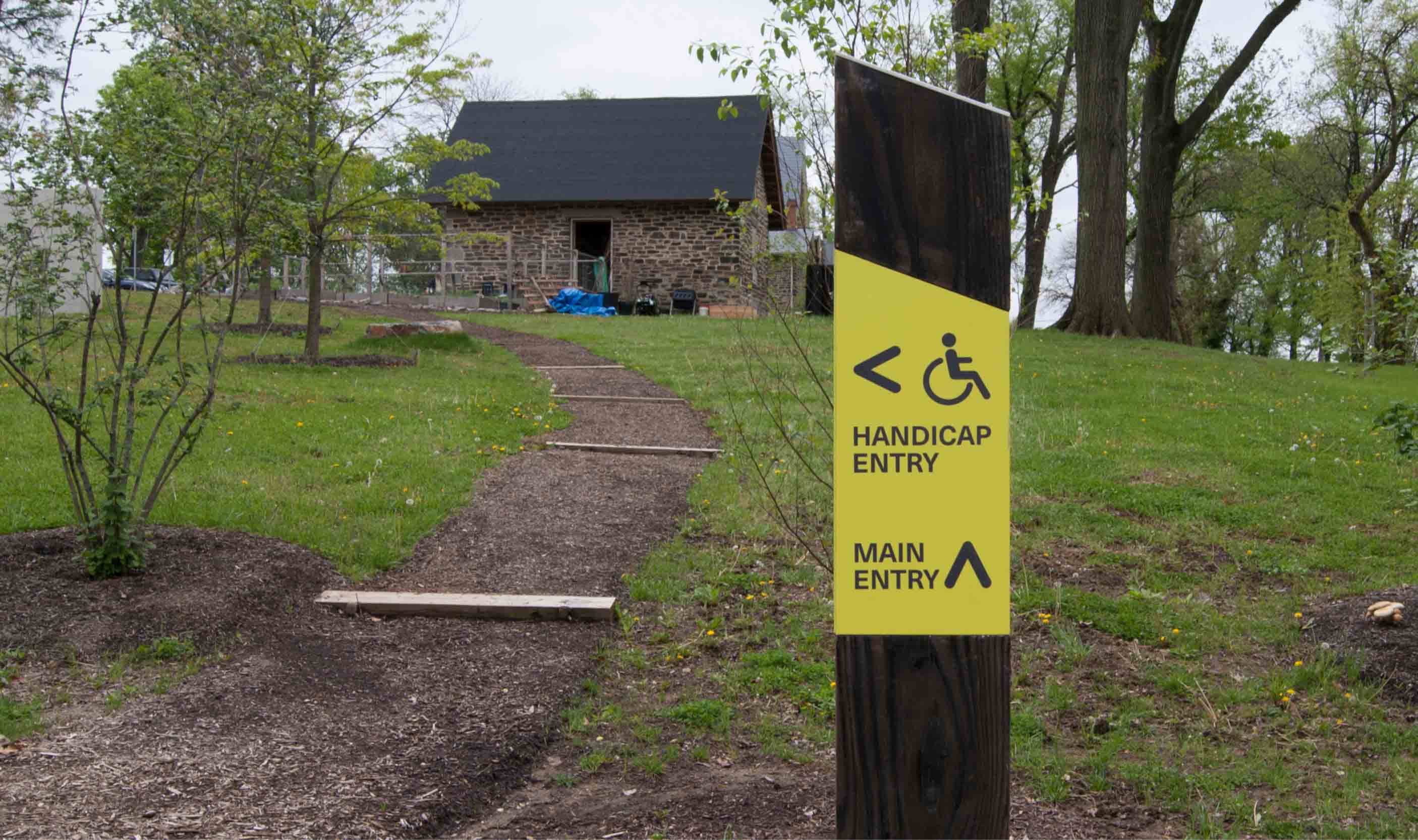 Auchentoroly 公園步行街區室外導視設計-上海環境導視設計公司