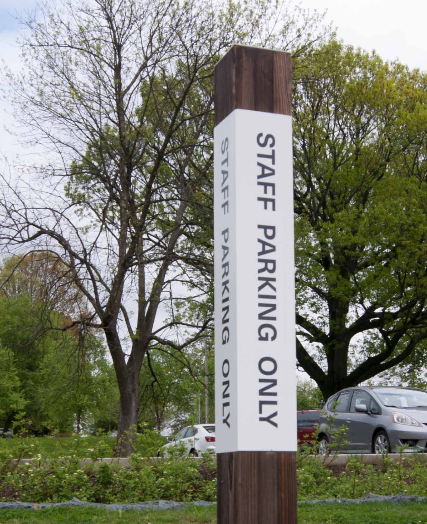 Auchentoroly 公園步行街區室外導視設計-上海環境導視設計公司