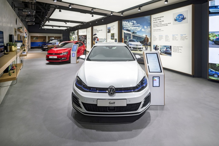 大眾汽車銷售展廳店面空間設計-上海品牌商業空間設計公司 大眾汽車銷售展廳店面空間設計-上海品牌商業空間設計公司