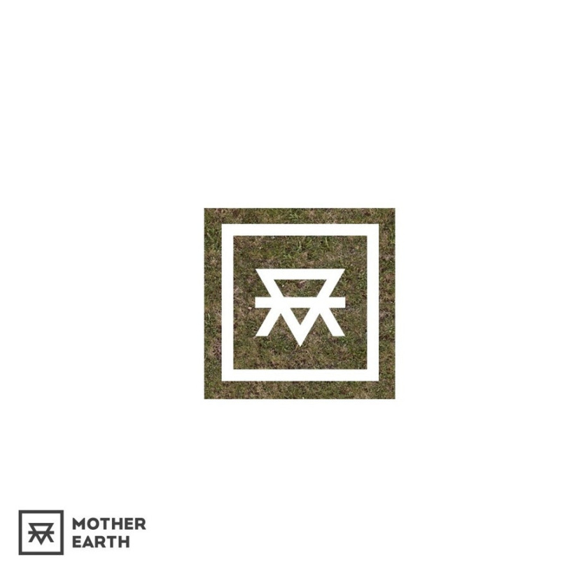 顯示力量的方形標志設(shè)計