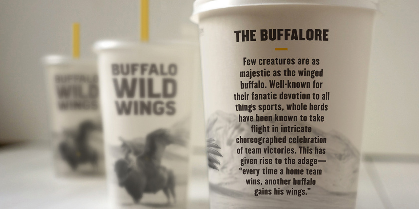 Buffalo Wild Wings體育酒吧新logo設(shè)計，帶翅膀的水牛形象