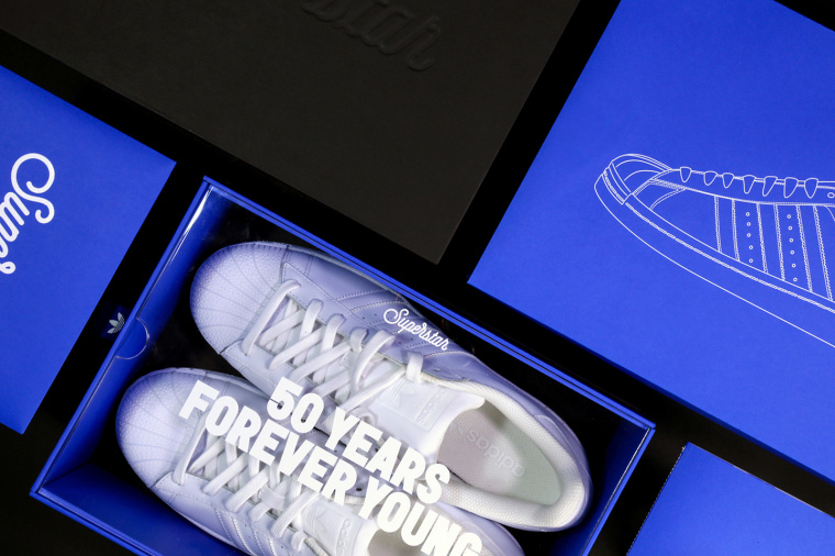 阿迪達斯超級巨星50周年紀念版紫色包裝設計