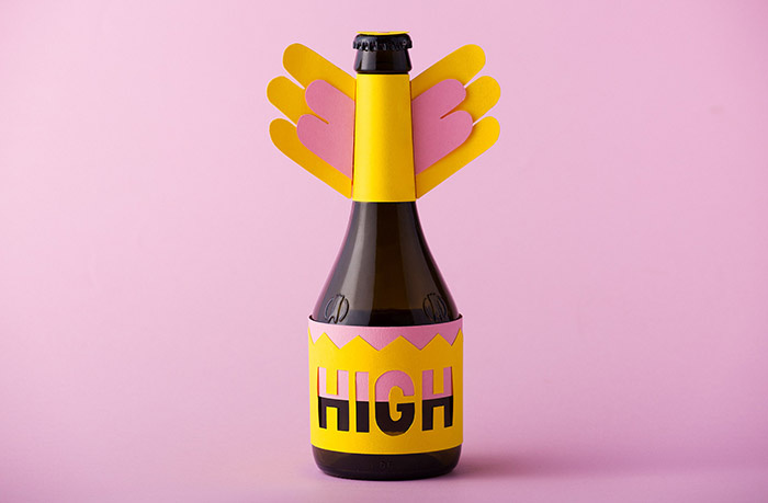 “快樂(lè)啤酒節(jié)”工作坊標(biāo)志包裝設(shè)計(jì)，英語(yǔ)詞匯hug擁抱的擬人化創(chuàng)意呈現(xiàn)