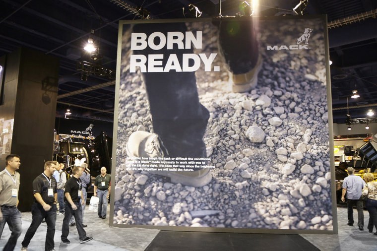 美國MACK重卡卡車品牌斗牛犬新標(biāo)志設(shè)計(jì)VI設(shè)計(jì)-海報(bào)設(shè)計(jì)-上海VI設(shè)計(jì)公司