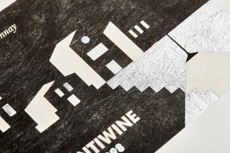 Nuceria Group國外酒文化宣傳畫冊設計“瓶子里的故事”-”-諾瑪和紅葡萄酒