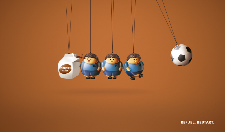 巧克力牛奶平面創意廣告設計之牛頓擺”充值，重新開始“篇