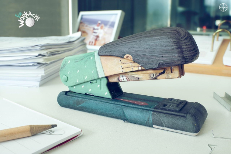 阿司匹林藥物平面廣告創意設計，擬物化的表現形式傳達藥物的特色-訂書機