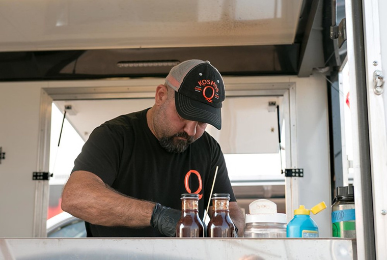 Kosmos Q專業燒烤餐飲與用品品牌視覺識別VIS設計,圍繞Q字母的設計