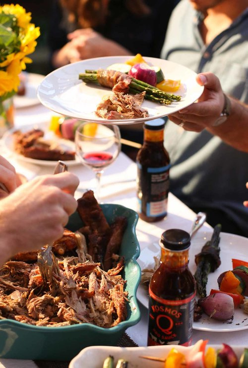 Kosmos Q專業燒烤餐飲與用品品牌視覺識別VIS設計,圍繞Q字母的設計