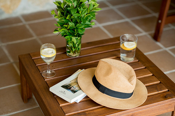 Cantabrian生態公寓酒店簡約圖形線條logo設計vi設計