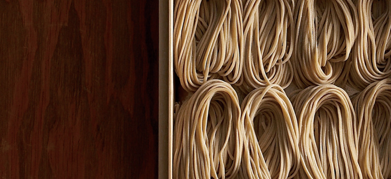 Soba 面館餐飲宣傳畫冊設計，東方日式藝術風格