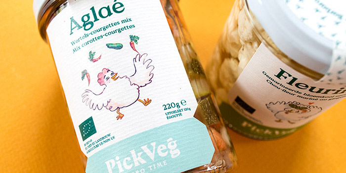 PickVeg 開(kāi)胃咸菜泡菜休閑食品包裝設(shè)計(jì)，減輕生活壓力的小雞嘻哈插畫(huà)風(fēng)格