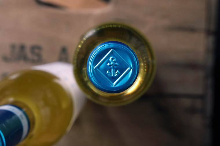 Chesapeake 葡萄酒包裝設計，通過插畫來表達切薩皮克灣的海洋生物