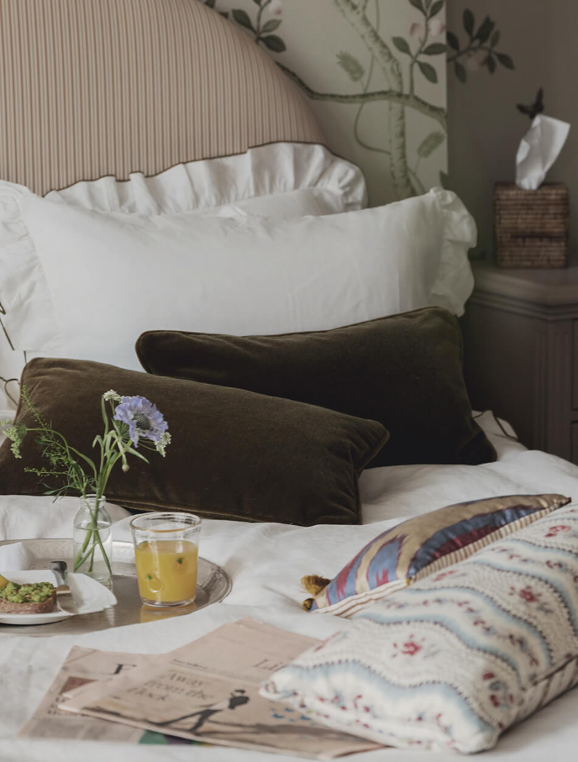 Trove 家具品牌logo設計。由豹+棕櫚樹+鑰匙組合而成